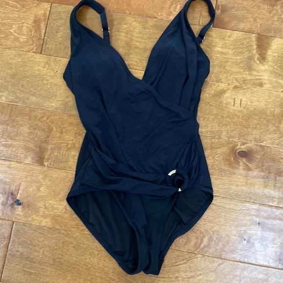 MICHAEL KORS Cruise crew black one piece bathing suit 6 - Picture 1 of 6